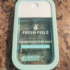 Moisturizing Hand Sanitizer Spray, Travel Size Liquid Formula, Non-Irritating & Formaldehyde-Free, Suitable for All Skin Types