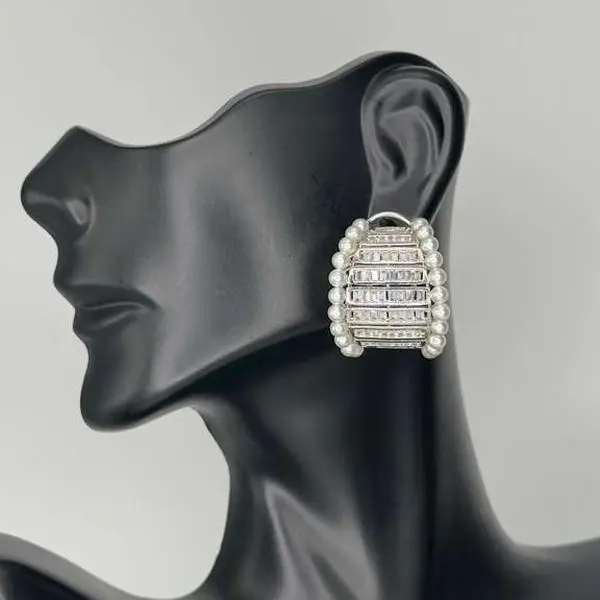 crown stud earrings