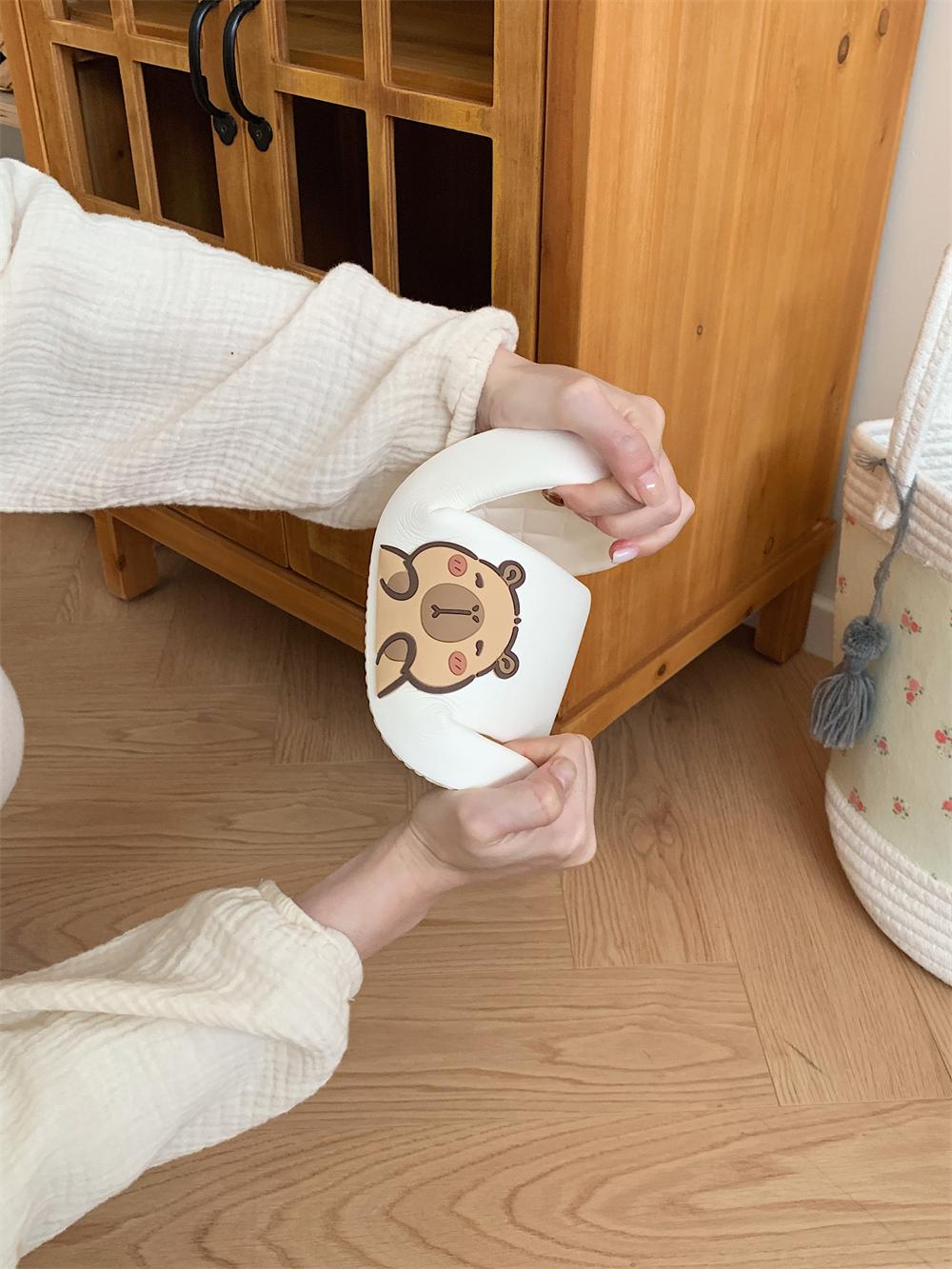 Cute Capybara Slippers Women Men,House Non-slip Pillow Slides Shower Sandals,EVA Soft Indoor Outdoor Footwear,Casual Walking Shoes