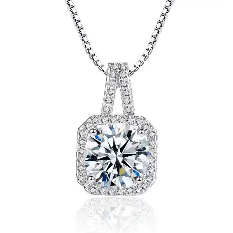 Female Elegant Square Diamond Collarbone Necklace - Light Luxury Niche Design, Long Metal Coating Jewelry, Ideal for Daily Wear & Commuting, Perfect Gift for Fashionable Women