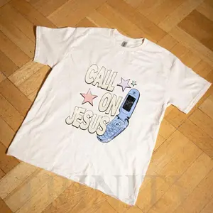 Call On Jesus Christian Shirt – Retro Y2K Flip Phone Graphic Tee, Vintage Faith Quote Aesthetic, Spiritual Religious Unisex T-Shirt for Men & Women