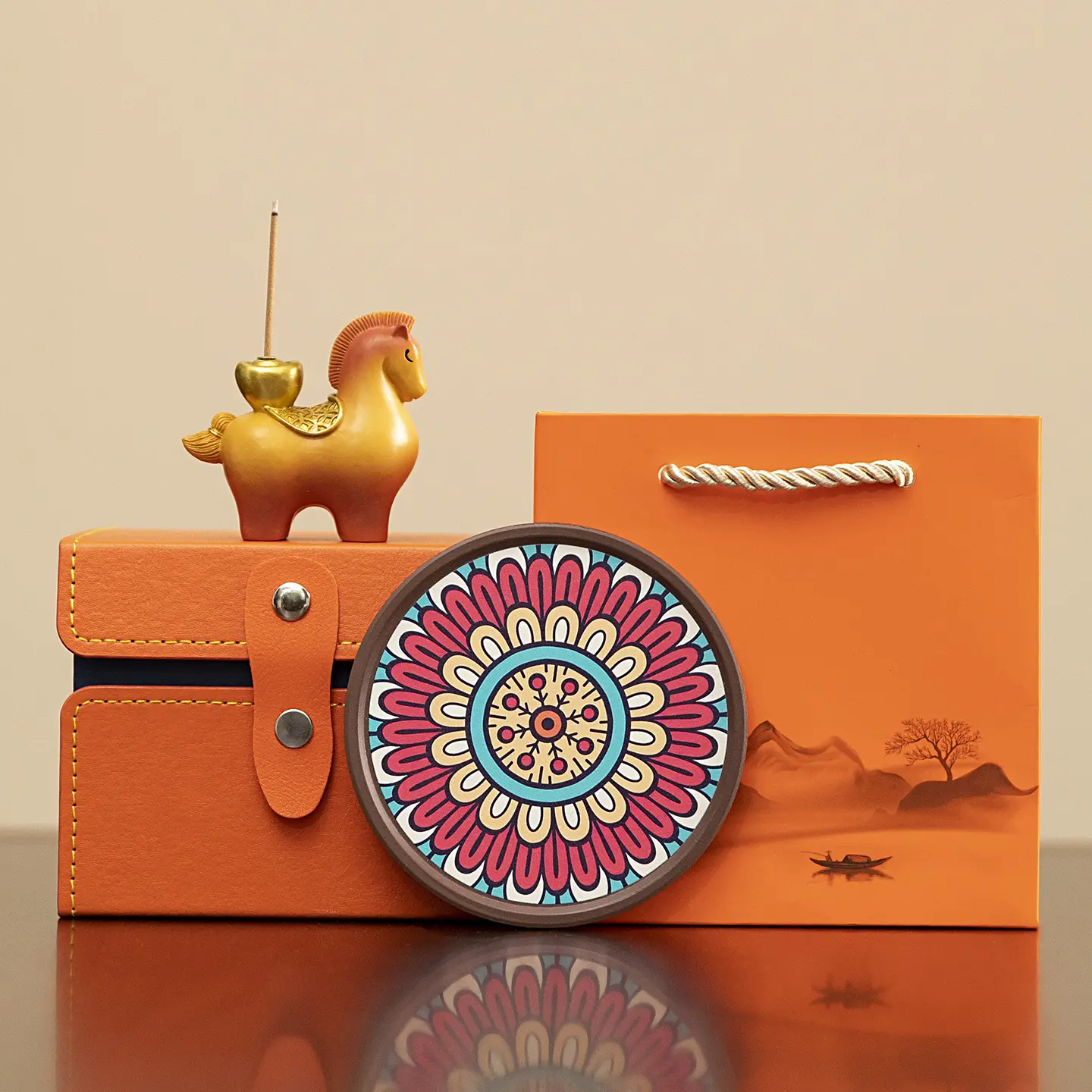 Decorative item + tray + gift box
