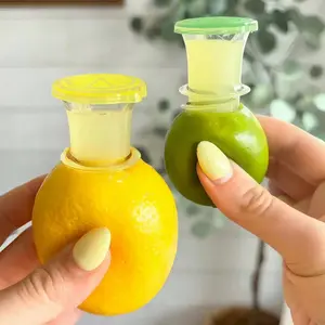 Manual Citrus Juicer, Portable Lemon Squeezer with Tap and Lid, Easy to Use, Ideal for Home Drinks, Outdoor Camping, Juice Lovers