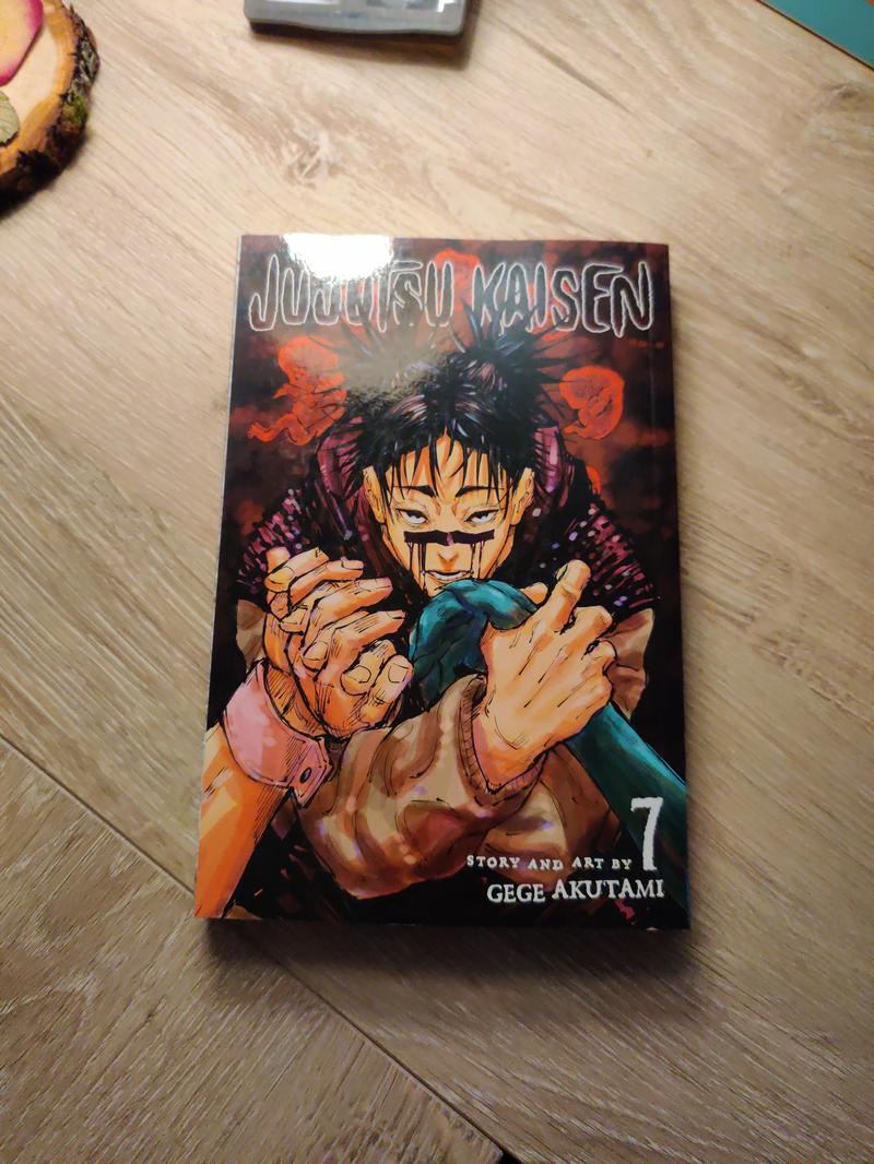 Gege Akutami Jujutsu Kaisen Vol 7 Paperback Edition Seventh Volume Of The Popular Manga Series Story And Art By Gege Akutami