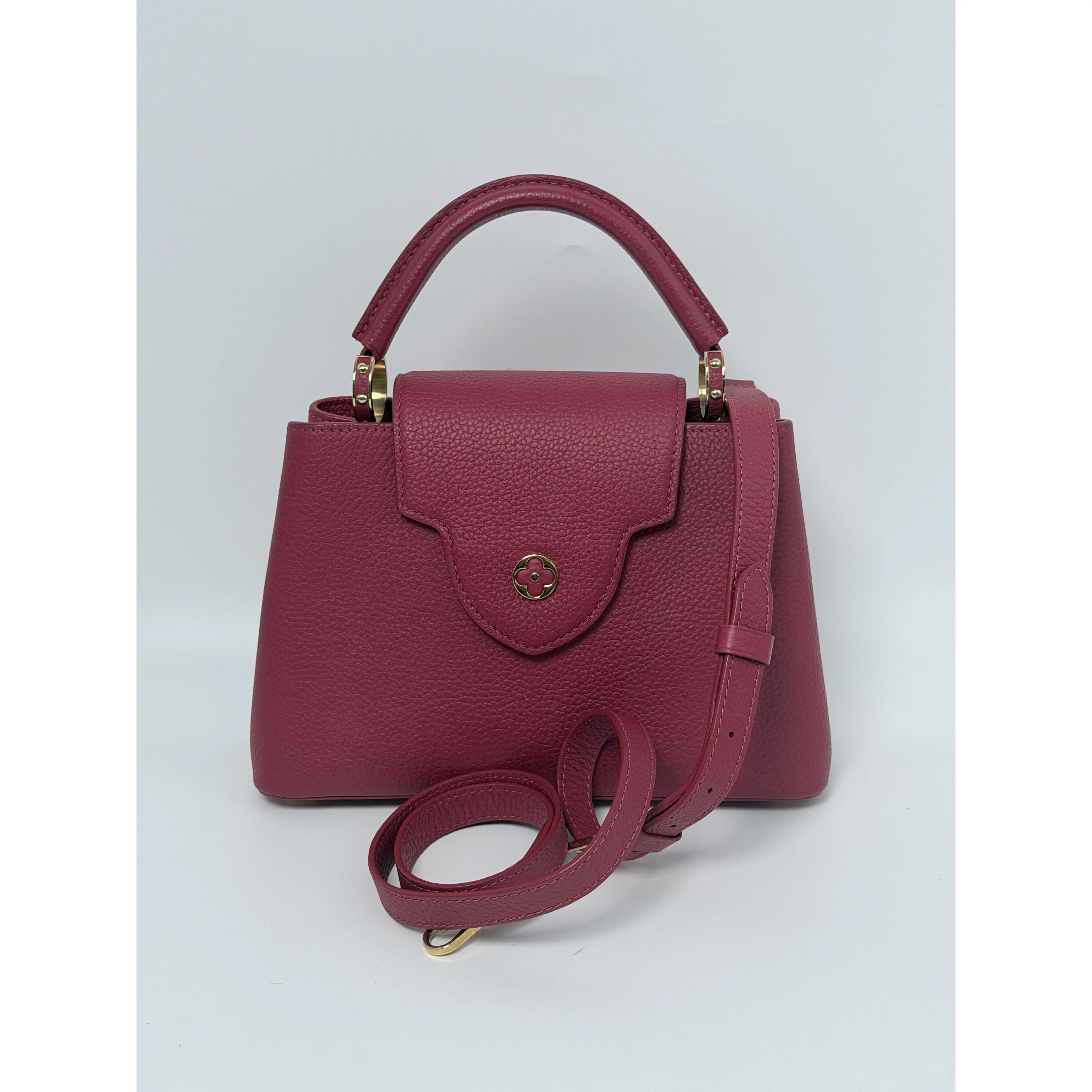 Pre-owned Louis Vuitton Leather Crossbody Bags Capucines Top Handle Crossbody Bag P038LV