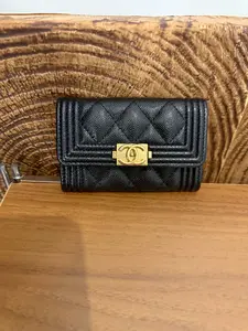 Pre-owned CHANEL Black Quilted Caviar Leather Wallet with Gold Tone CC Turnlock