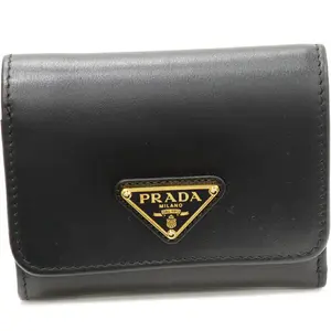 Pre-owned PRADA Calfskin Small Leather Goods Triangle Calf Leather Trifold Wallet