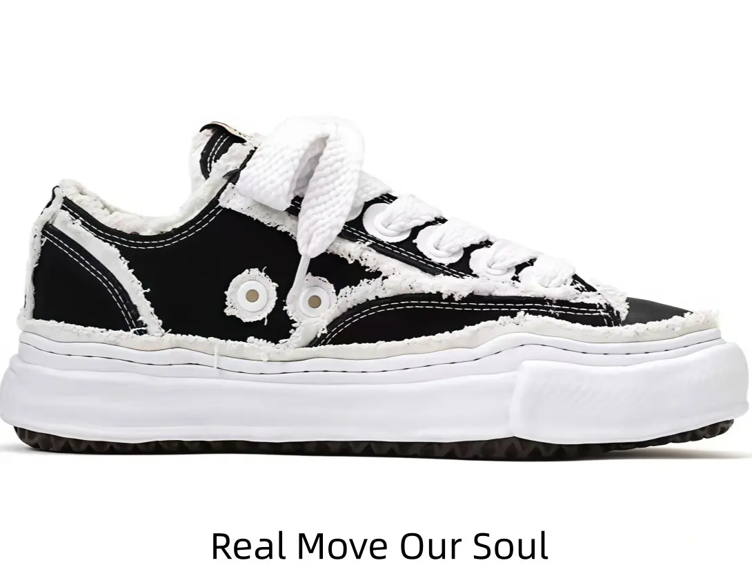 Black and White Colorblock Chunky Sole Canvas Sneakers with Distressed Edges & Elevated Platform for Streetwear, Casual Outings, and Daily Wear – Perfect for Trendsetters Seeking Retro Vibe & Height Boost