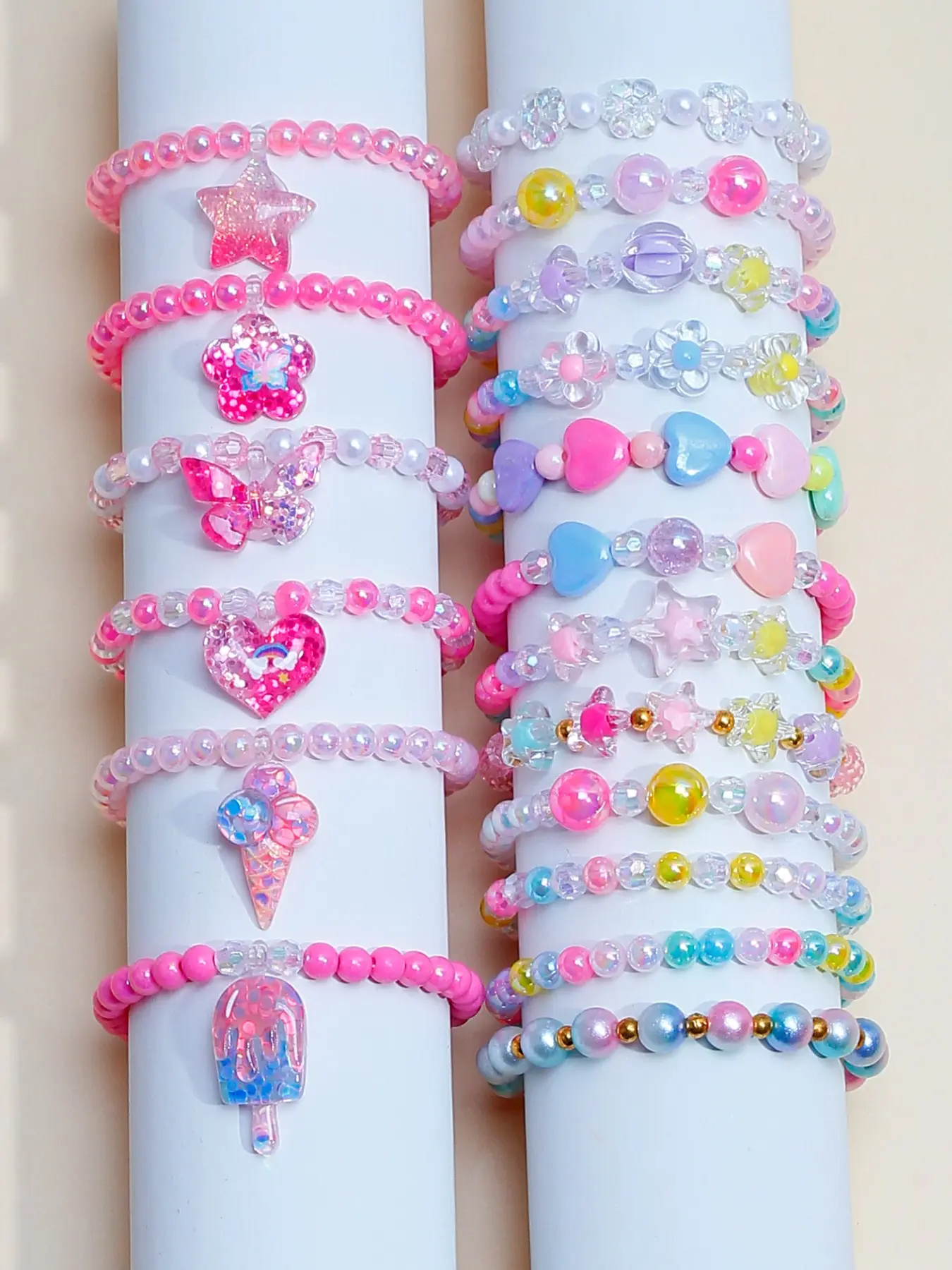 18pcs Acrylic Beaded Bangle Bracelet Set, Resin Star Butterfly Heart Pendants, Party Gift Jewelry for Girls, Cute Jewelry, All Seasons Wear, Random Colors