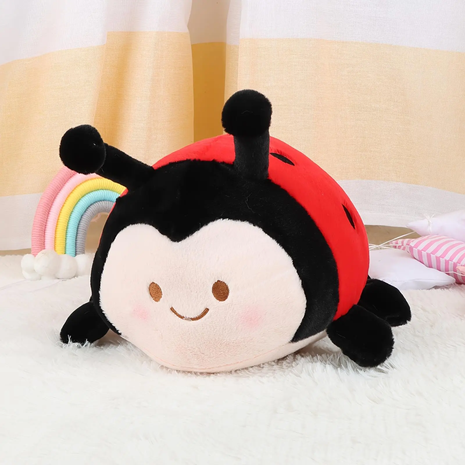 Red Ladybug Plush Toy, Soft Fluffy Ladybug Stuffed Animal, Kawaii Fuzzy Plush for Kids Gift Birthday Gifts, Festival Gifts, Plush Figures Plush Dolls, Party Gifts