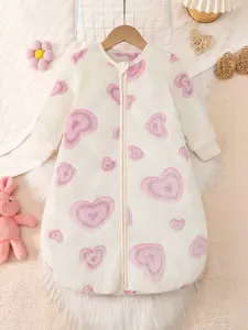 High-Quality Baby Sleep Bag Heart Shape Random Color Long Sleeve Thin Velvet Blanket Fall & Winter Cute Casual Newborn Sleep Bag Baby Clothing