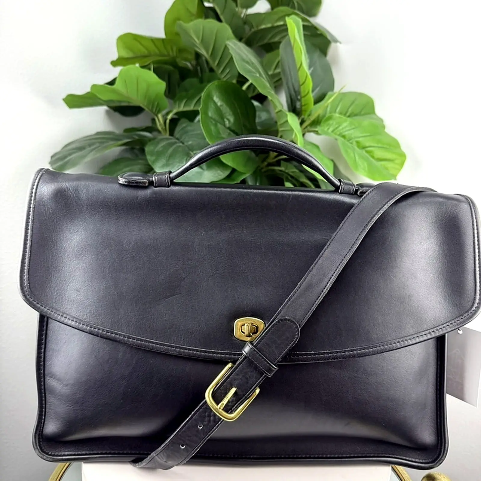 Pre-owned Black leather Crossbody Bags Authentic Vintage Coach Briefcase Crossbody Bag