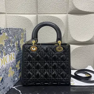 Pre-owned Dior Patent Shoulder Bags 7.8'' R5729 Shoulder Bag C14044312569 1221 T1 Chloe