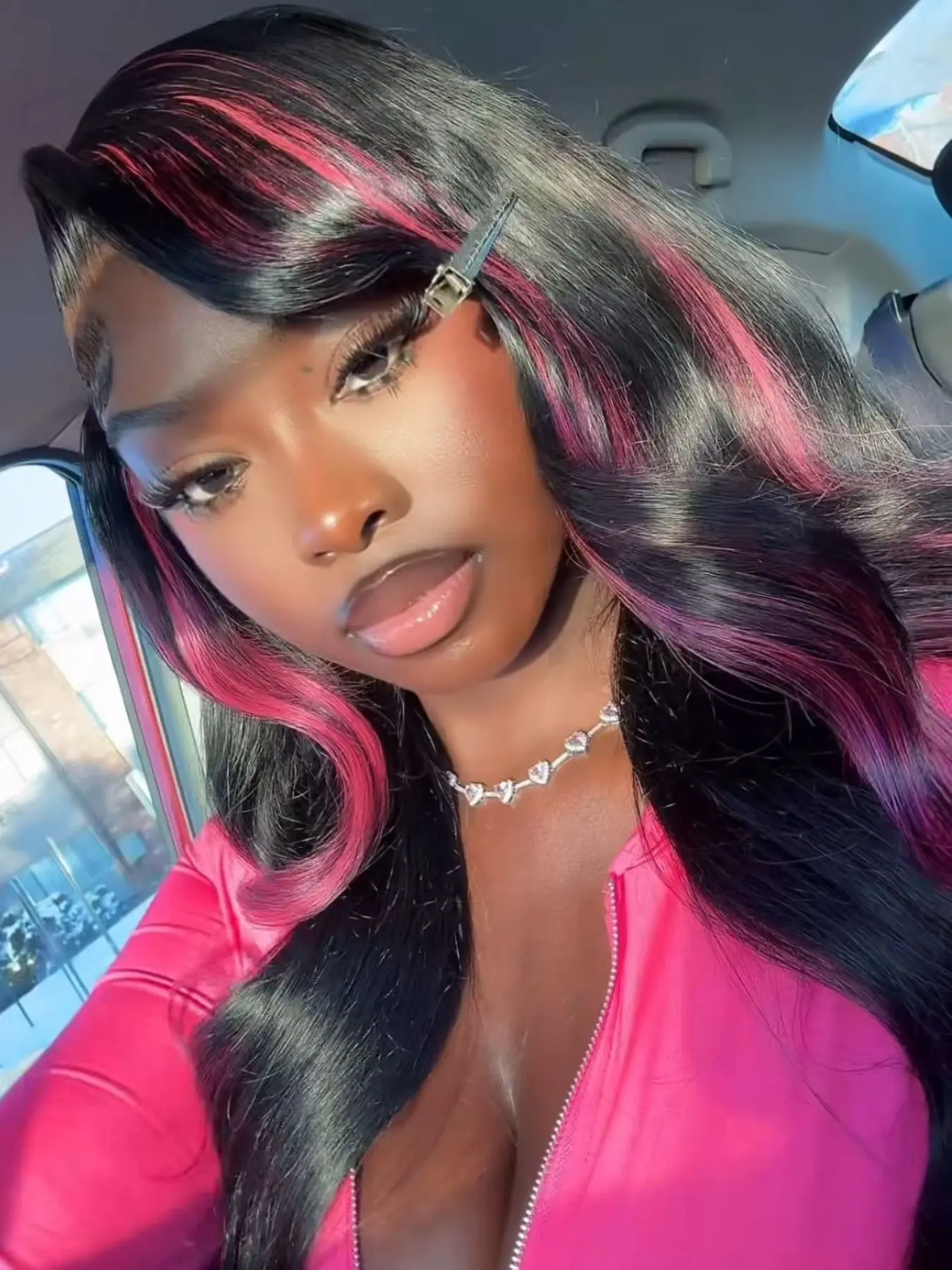 26 Inch Black And Pink Highlights Body Wavy Wigs Heat Resistant Synthetic Fiber, Soft & Lightweight Glueless Natural Parting