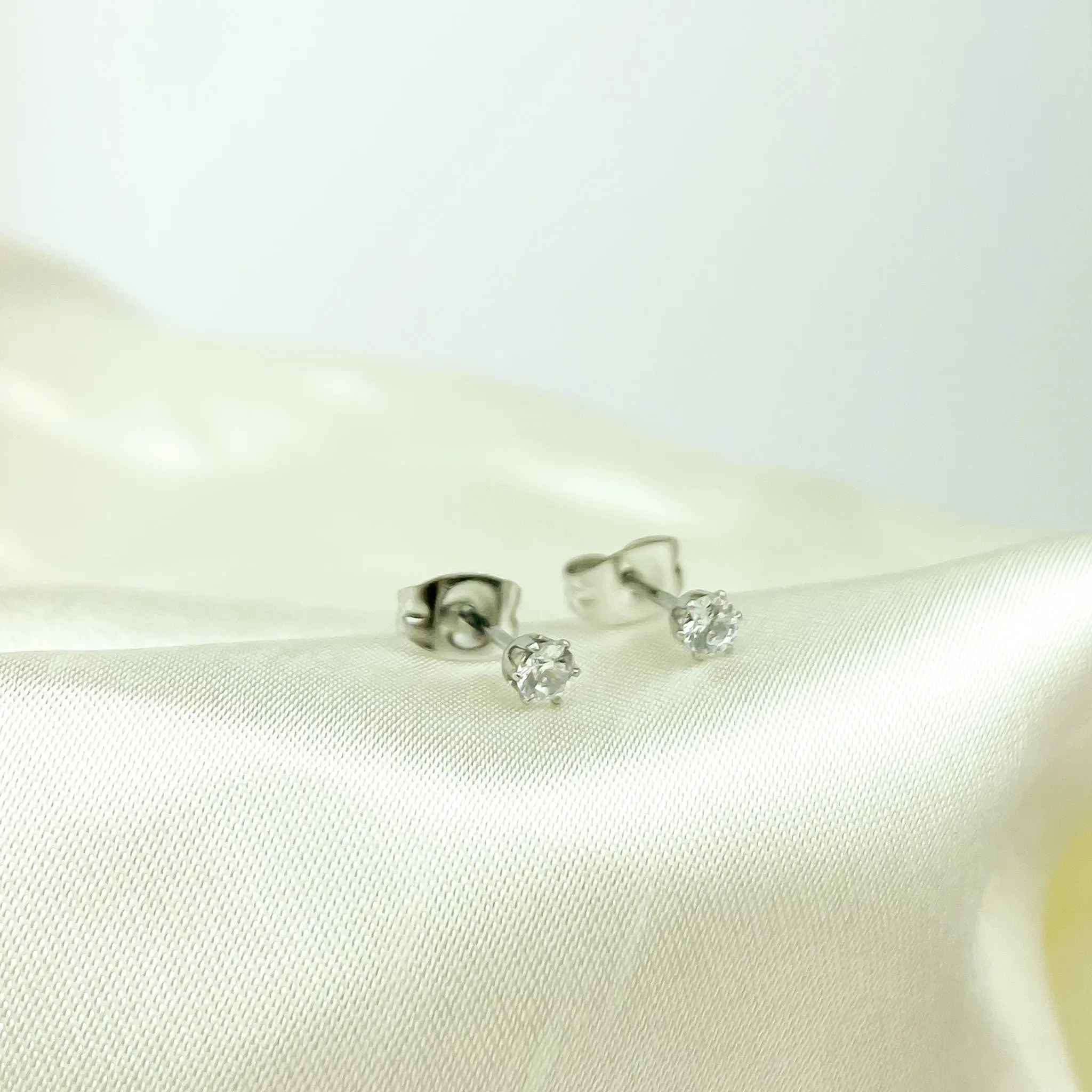 Serenity CZ Studs (Silver 3mm)