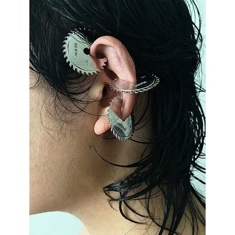 Cyberpunk Sawtooth Gear Ear Cuff, Unisex Clip-On Fashion Jewelry, Futuristic Mechanical Accessory for Parties, Easy To Wear, Accessories For Women