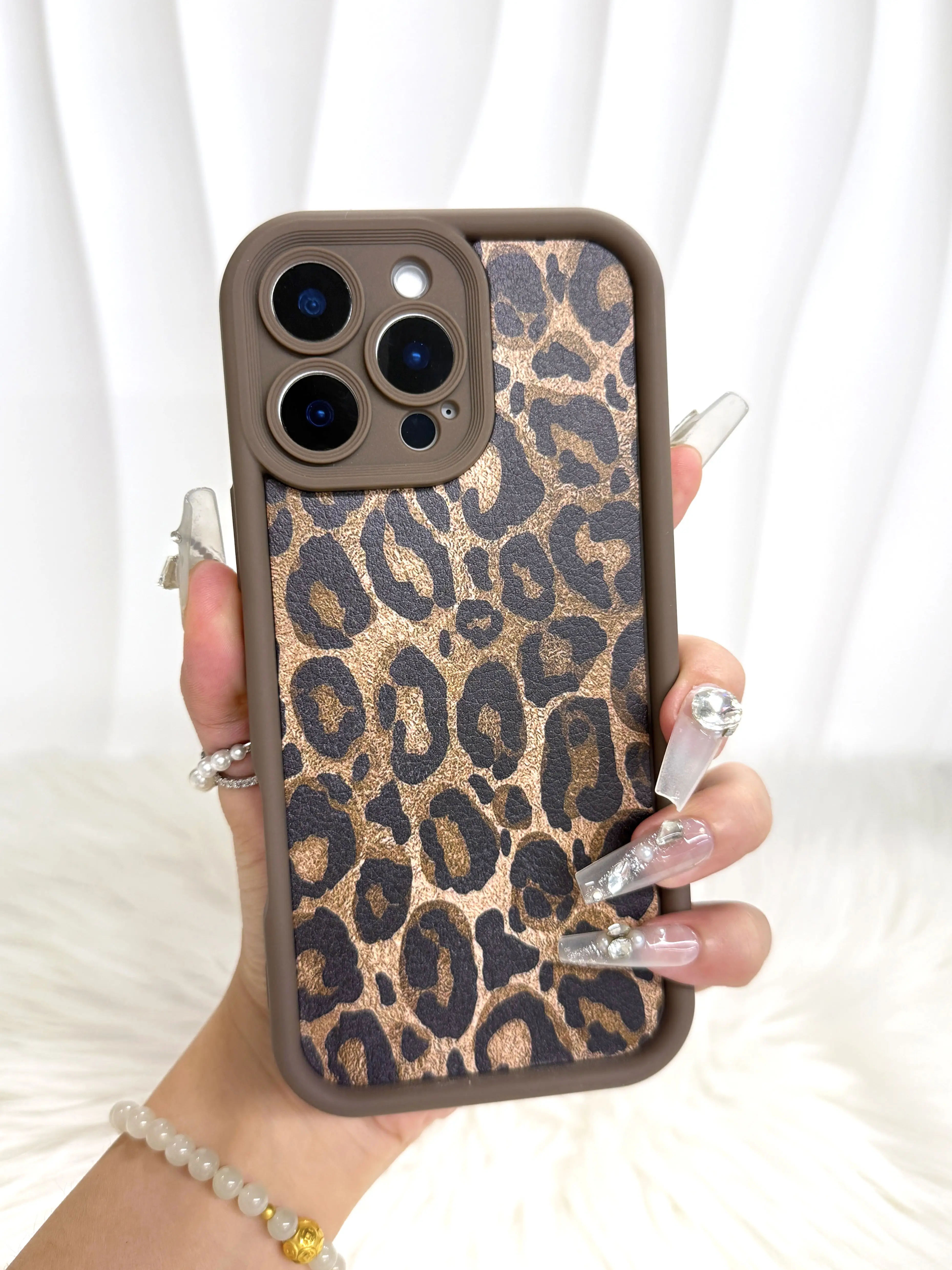 Stylish Leopard Pattern Phone Case for iPhone 16 Series Plus 11 12 13 14 15 Pro Max - Precise Camera Lens Protection & Shockproof TPU Cover