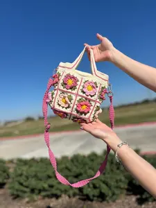 Handmade Crochet Flowers Shoulder Bag, Crochet Flowers Handbags, Valentine , Birthday Gift, meaningful gifts