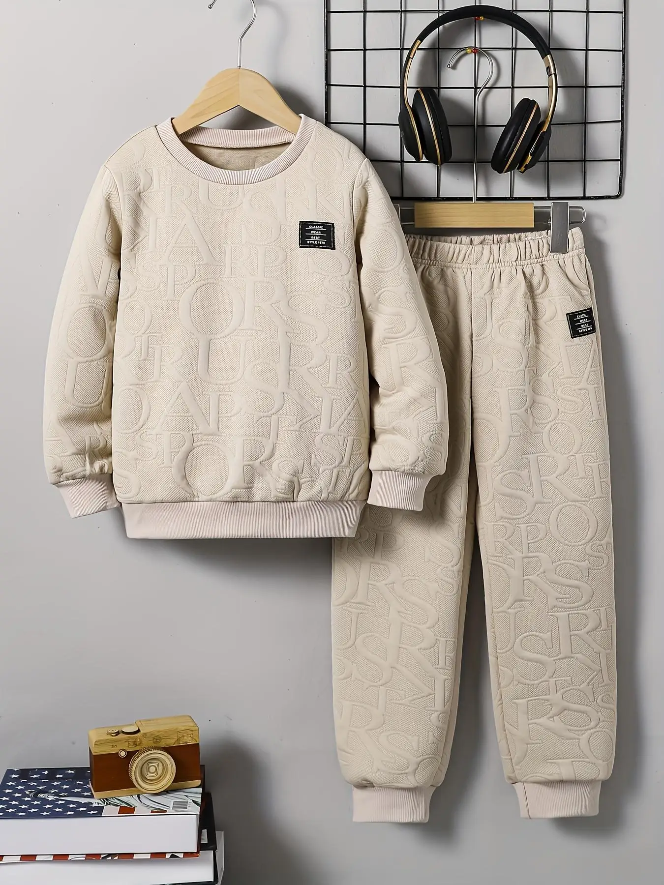 Two-Piece Set Toddler Boy's Solid Crew Neck Sweatshirt & Elastic Waist Sweatpants Sweatsuit Set, Casual Long Sleeve Pullover & Jogger Pants, Kids Spri