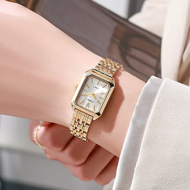 Women's Timeless Minimalist Alloyed Quartz Watch - Comfortable, Robust, Compact Metal, Metallic Body Classic Fashion Watch for Everyday Outfits, Alloyed Quartz Watches, Classic Fashion Quartz Watches