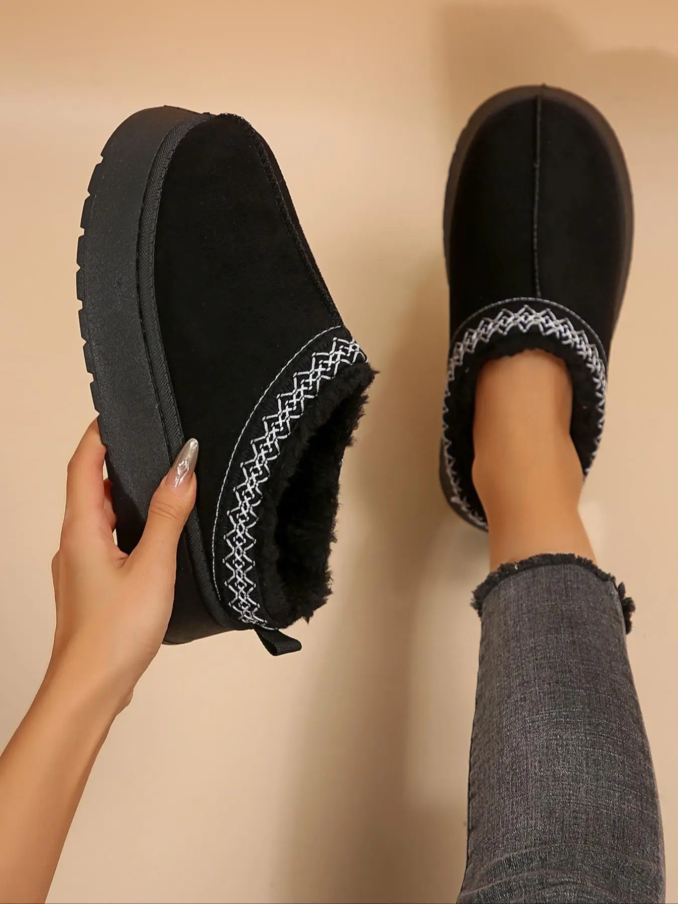 Winter New Fashion Velvet Warm Thick Sole Backless Open Toe Wool Half Slippers for Women, Casual Comfort Footwear for Fall & Winter