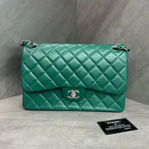 Pre-owned CHANEL 25637700 jumbo green with silver hardware