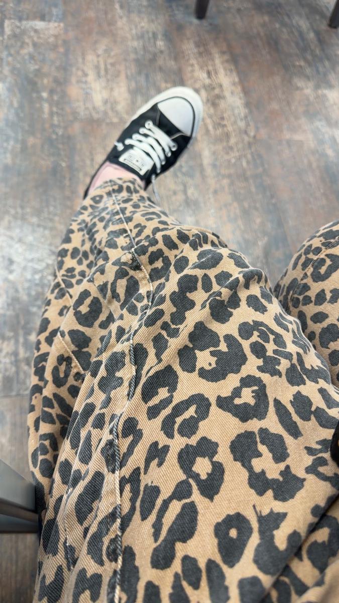 Item: Khaki Leopard, L