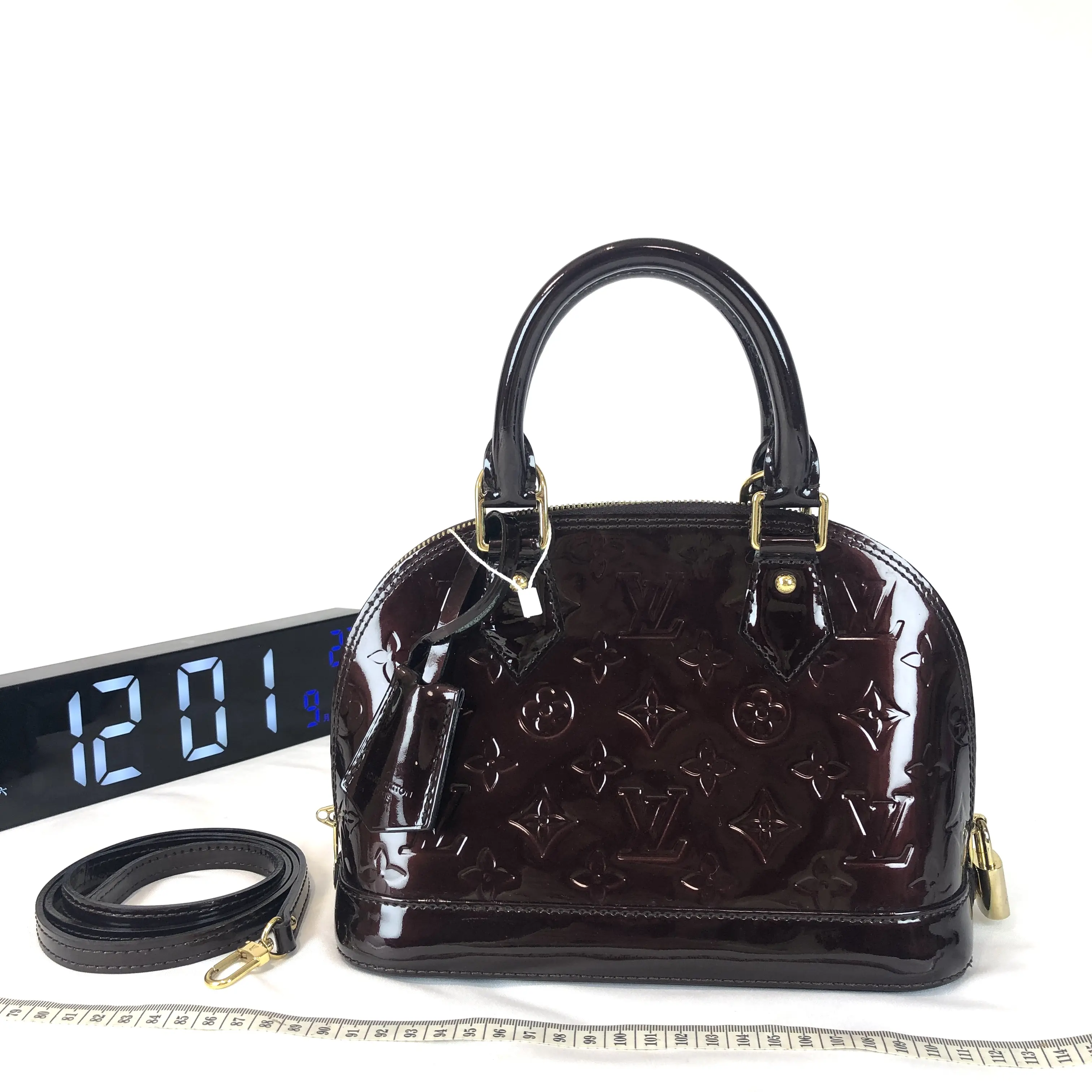 Pre-owned Louis Vuitton Leather Tote bags Alma Monogram Vernis Handbag 25260504