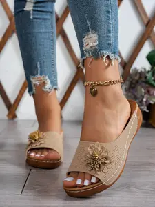 Women's Fashionable Flower Decorated Platform Slippers, Casual Comfortable Slide Sandals for Summer, Classy Elevated Sandals, Lightweight Non-slip Slippers for Indoor & Outdoor Wear, Casual Breathable Slides