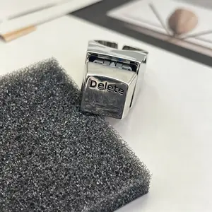 Delete Key Ring for Men and Women Reflecting Modern Mental State with Mechanical Keyboard-like Open Design Practical and Stylish Accessory