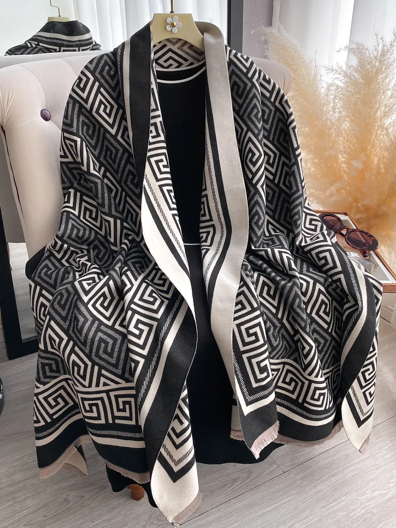 Women's Fashionable Warm Geometric Print Fringe Trim Shawl, Elegant Soft Scarf for Fall & Winter, Daily Wear Essential Accessory