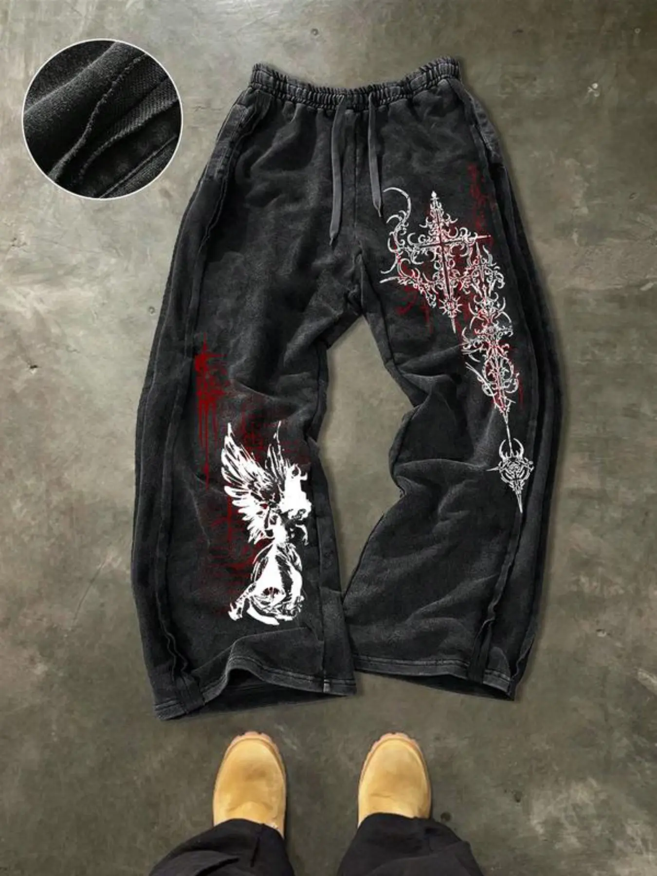 Men's washed cotton fitted sweatpants with side seam design and gothic graphic pattern, comfortable and casual, suitable for everyday wear.