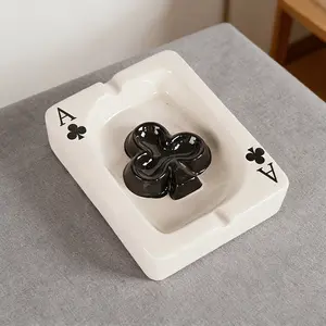 Creative ceramic playing card ashtray, simple and stylish ceramic ashtray, perfect gift for home use or as a present.