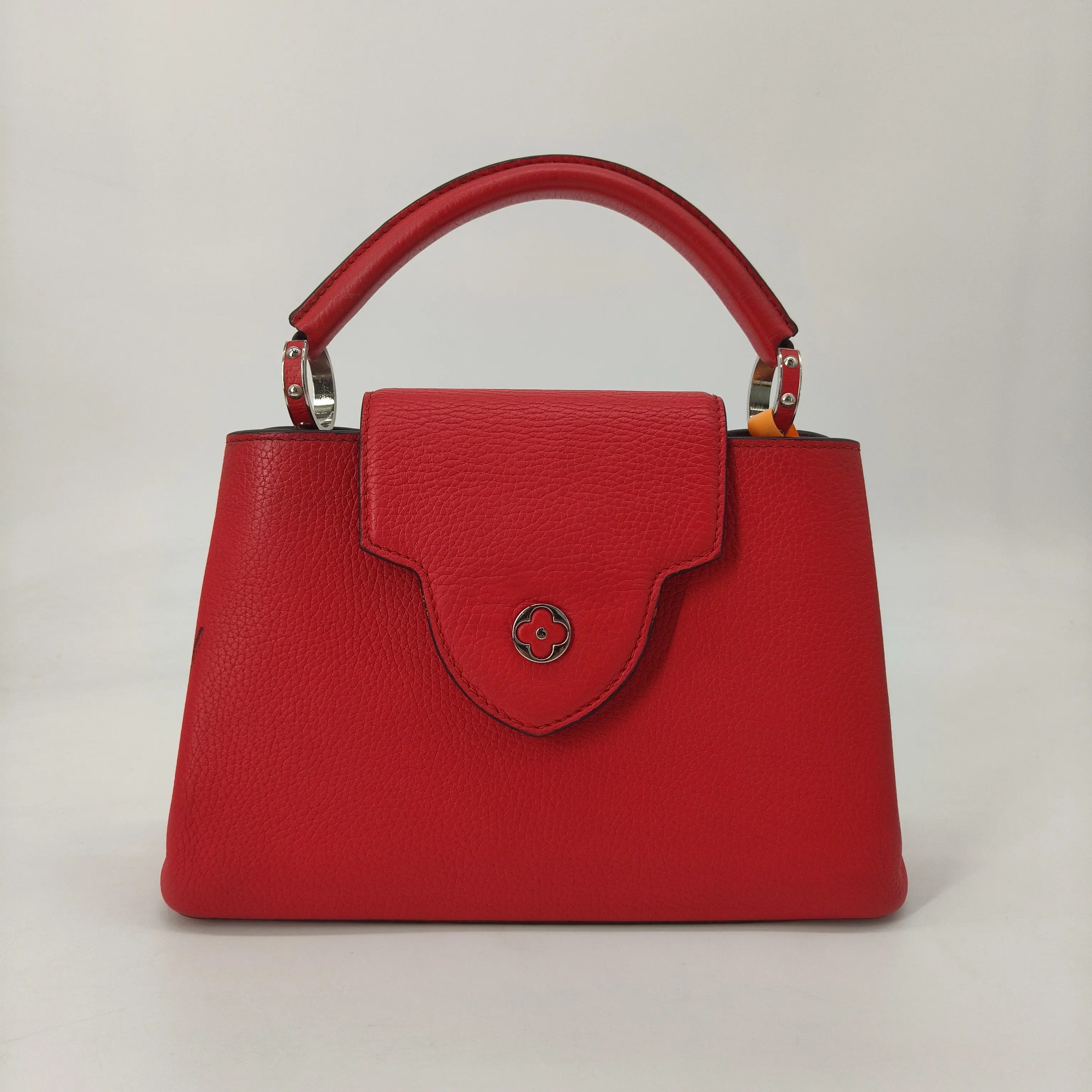 Pre-owned Louis Vuitton Leather  Shoulder bags LV Capucines BB Scarlet Red Taurillon