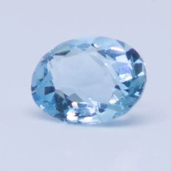 2.5ct Light Blue Topaz VVS Oval Shape (10x8.1x5.8 mm) Unheated gemstone from Sri Lanka