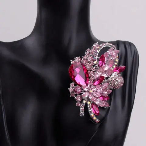1-piece Luxury Fashion Women's Shiny Rhinestone Brooch, Women's Crystal Suit Jacket Flower Brooch, Fashion Accessory