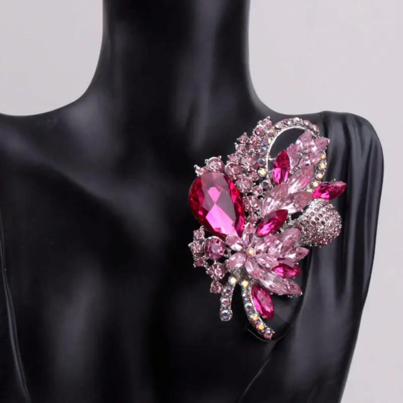1-piece Luxury Fashion Women's Shiny Rhinestone Brooch, Women's Crystal Suit Jacket Flower Brooch, Fashion Accessory