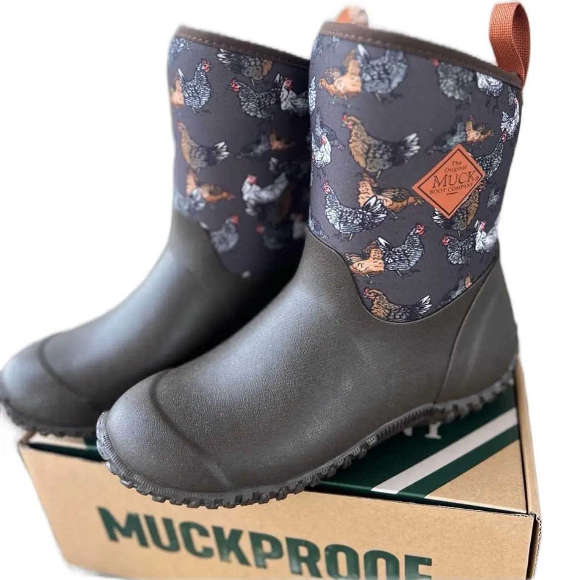 Women’s chicken print muck boots size 11M only