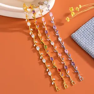 Iconic Oval-Cut Gemstone Bracelet: A fashionable everyday accessory adorned with dazzling gemstones.The minimalist leaf-shaped design is unique, elegant, and versatile.