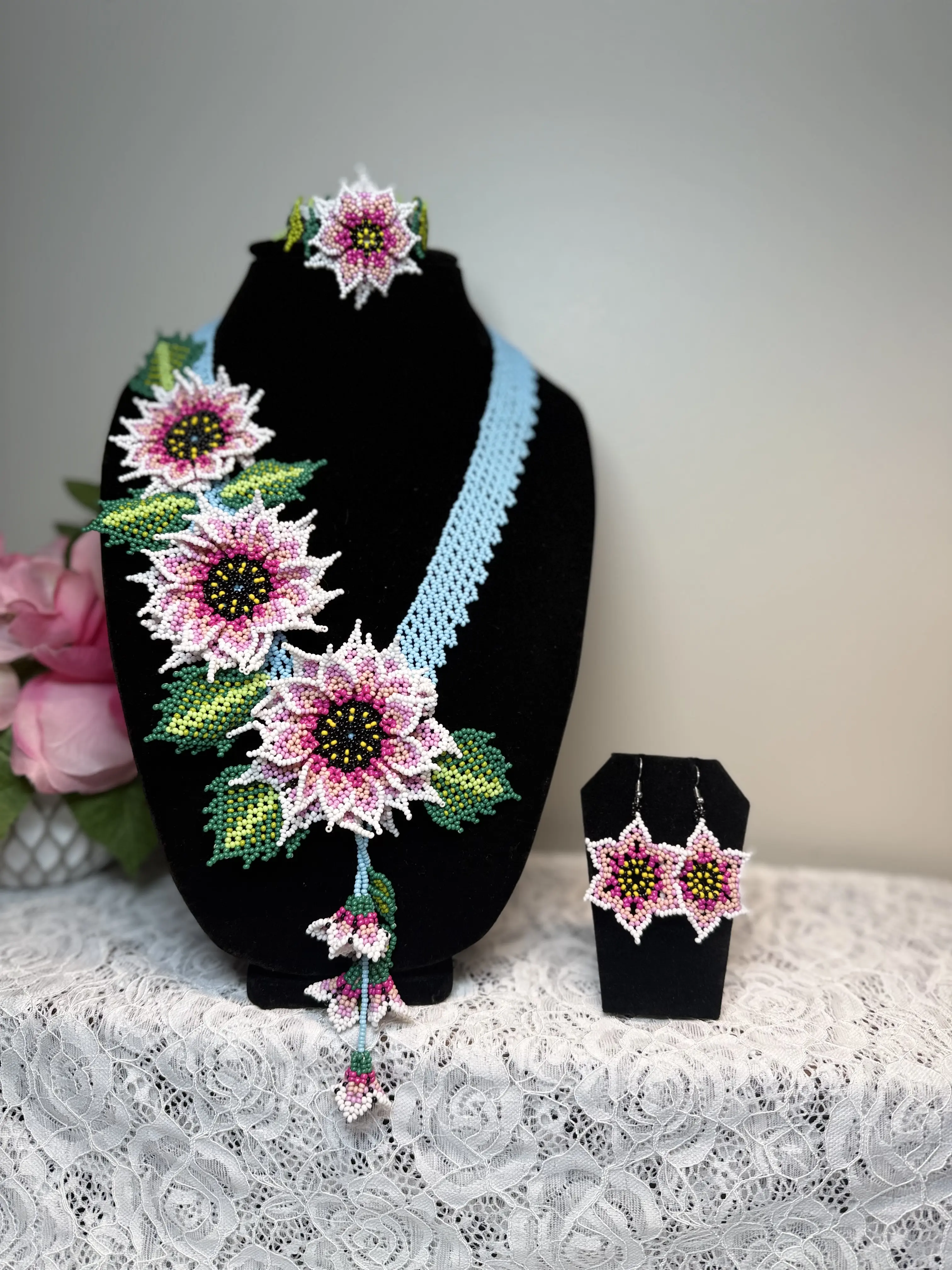 Collar "3 Girasoles" set con Aretes y Pulcera/ Necklace set with earring and bracelet