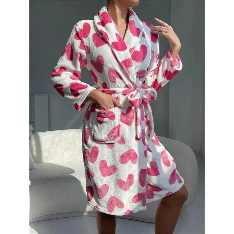 Women's Cute Floral Strawberry Print Wrapped Belted Flannel Lounge Robe, Casual Pastel Cute Long Sleeve Pocket Shawl Collar Thermal Robe, Fluffy Pajamas, Bridal Robes, Womens Clothes, Loungewear(gift)(gift)