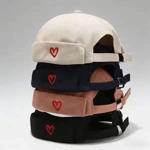 Artistic Retro Brimless Skullcap — "Heart" Motif Docker Hat — Trendy Streetwear Accessory (Japanese-style Artistic Retro)