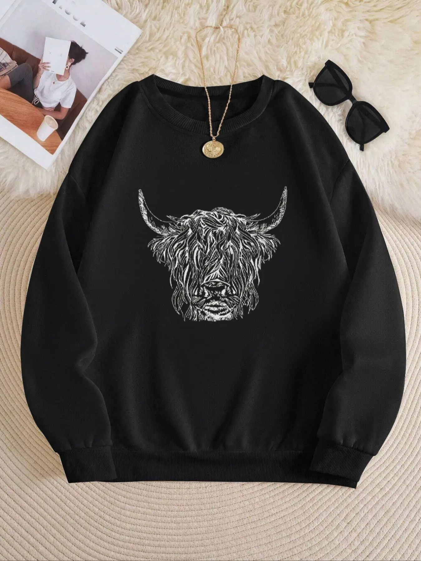 Autumn Winter New Women's High Western Round Neck Long Sleeve Fleece Pullover, Highland Cow Shirt, Loose Fit Sweatshirt, Gift Idea