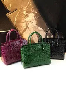 Women Crocodile Pattern Tote Bag, Top Handle Satchel Purse & Handbag, PU Material, Random Print Design, All-Seasons Use, Elegance