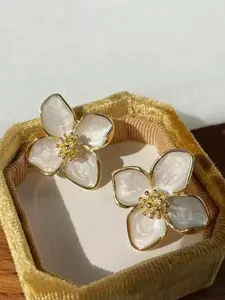 Vintage Hibiscus Enamel Stud Earrings, Elegant Floral French Retro Jewelry, Perfect Birthday Gift for Women, Trendy Party Accessories, Ear Studs