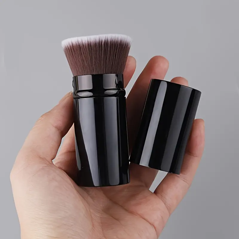 Flawless On-The-Go Skin: Sleek Retractable Kabuki Brush for Seamless Blending & Oil-Free Application, Perfect for All Skin Types, Makeup Brushes