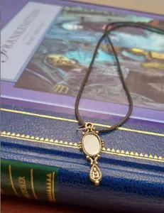 Handmirror Hexenspeigel Necklace 20 Inches Long Spiritual Witch Tok Witches Mirror Tiny Necklace for Fun Incense Cleansed & Altar Water Splashed