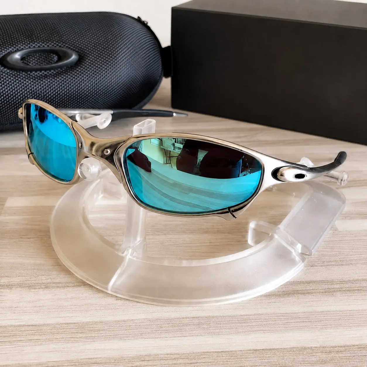 Polarized Sports Sunglasses for Men & Women – UV400 Blue Mirror Lens, Lightweight Outdoor Glasses for Cycling, Fishing & Driving