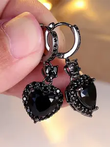Heart-shaped earrings made of synthetic black crystal zirconia, stylish and minimalist design, perfect for weddings and daily wear as a piece of women's jewelry valentine's day gift, Dangle Hoop Earrings