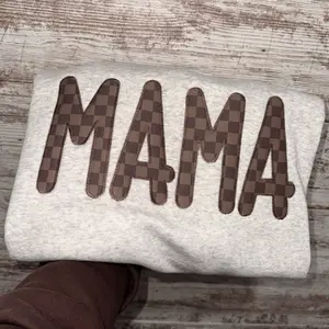 Embroidered checker print mama crewneck